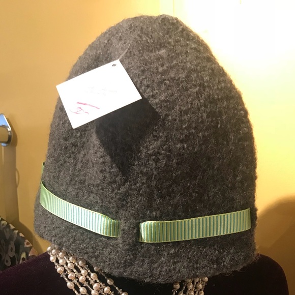 Wool Ribbon Hat - Picture 2 of 3